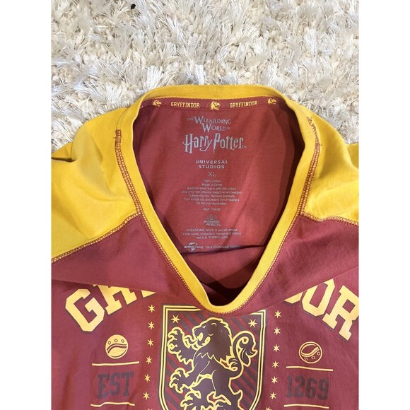 Harry Potter Gryffindor Team Captain Adult Raglan T-Shirt Universal Studios - Picture 3 of 7